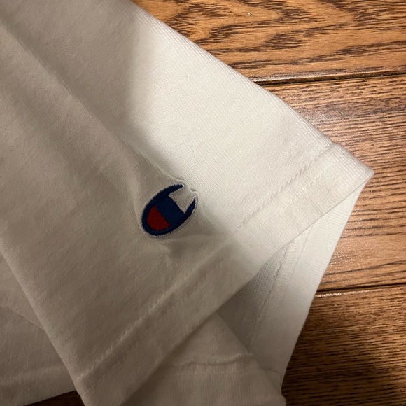 Champion shirt with felt logo - Picture 3 of 3